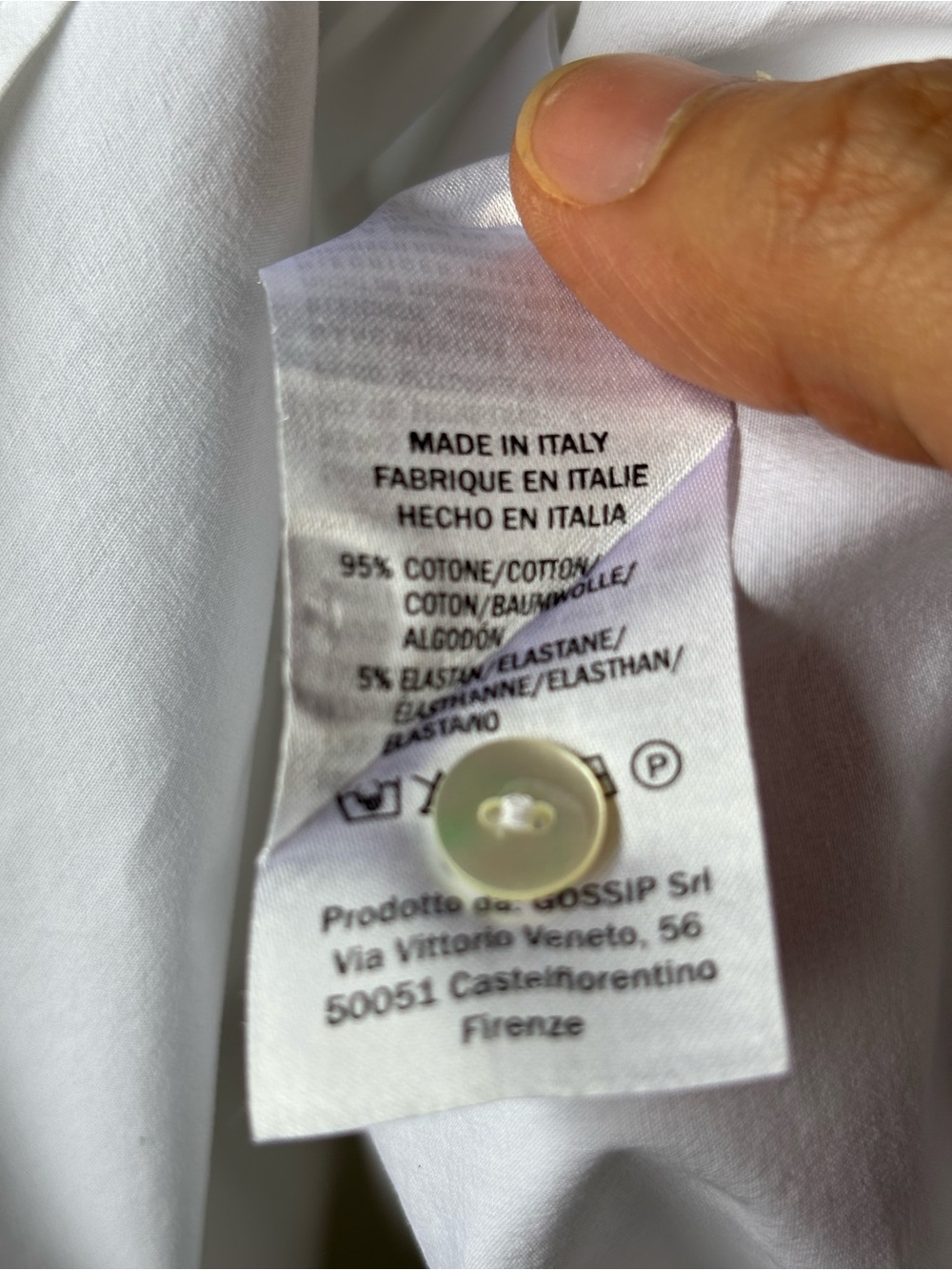 Relaxed White Short-Sleeve Button-Down Shirt - Picture 4 of 4